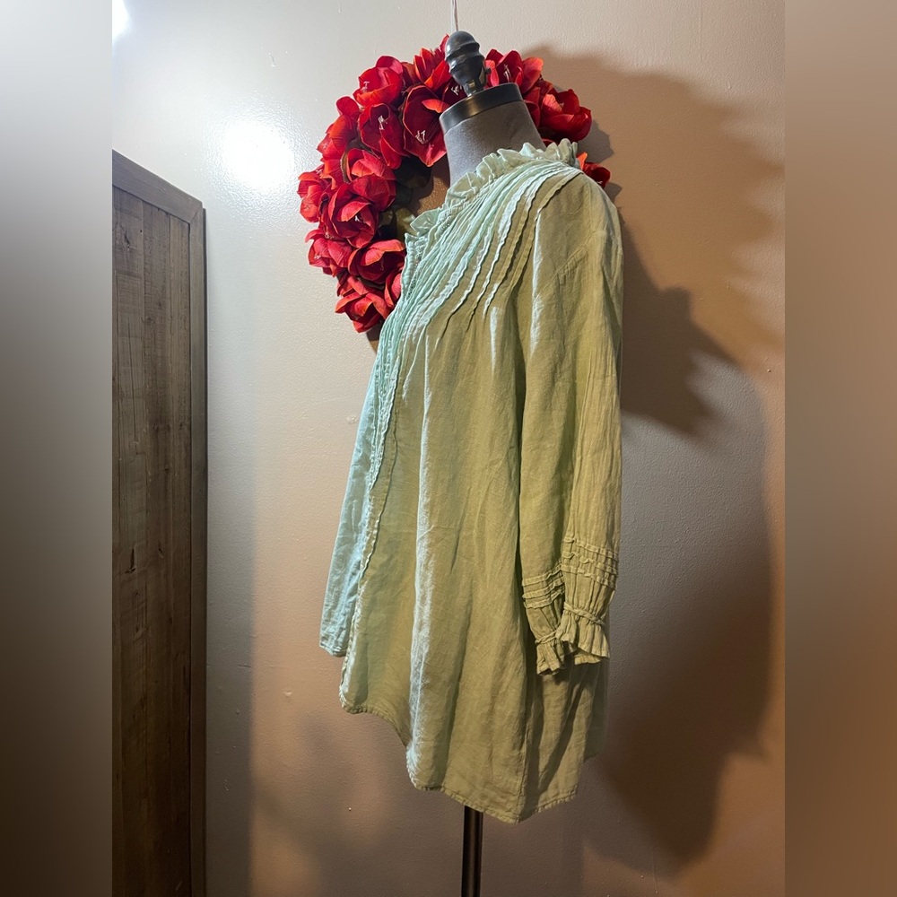 Chic Mint Button-Up Blouse - image 3
